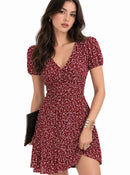 Vestido Floral Feminino — Leveza para o Verão — Decote V e Modelagem Evasê